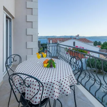 In With Sea View, Balcony, Air Conditioning, Wi-fi Bol